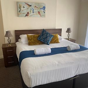 Deluxe Double Twin or Family Room
